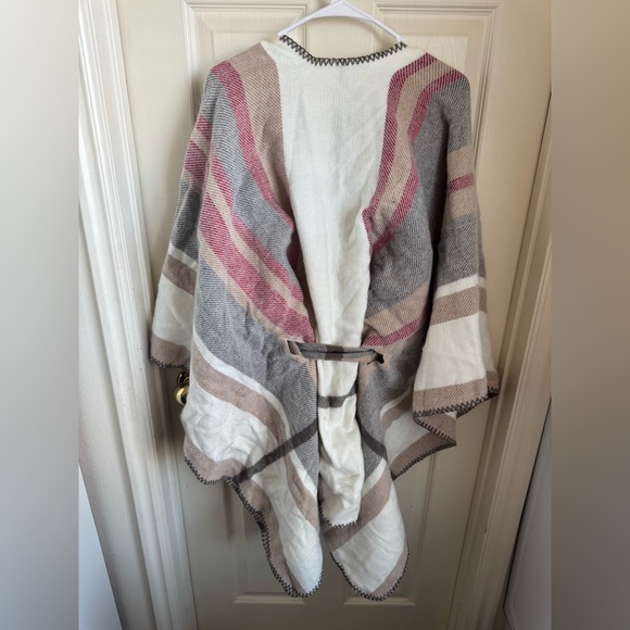 Torrid Belted Ruana - Picture 3 of 4